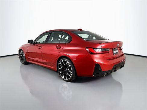 Used 2025 BMW 330i Sedan w/ M Sport Package image 5