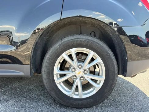 Used 2017 Chevrolet Equinox LT w/ Driver Confidence Package II AWD/4WD image 26