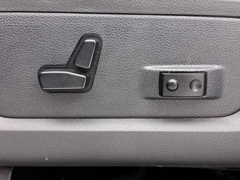 Used 2011 RAM 2500 Big Horn image 24