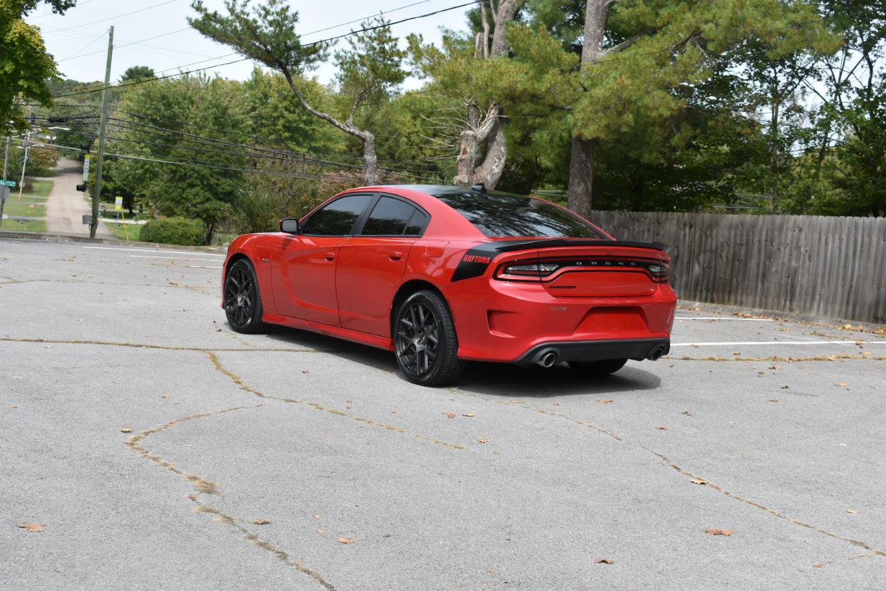 Used 2017 Dodge Charger R/T RWD image 4