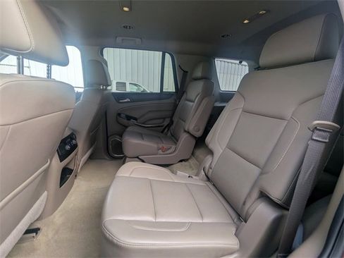 Used 2017 GMC Yukon SLT w/ Premium Edition image 17