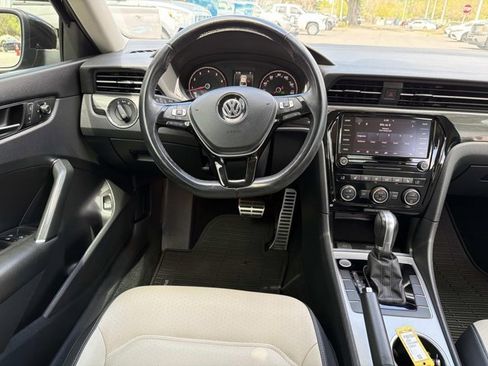 Used 2020 Volkswagen Passat 2.0T R-Line image 23