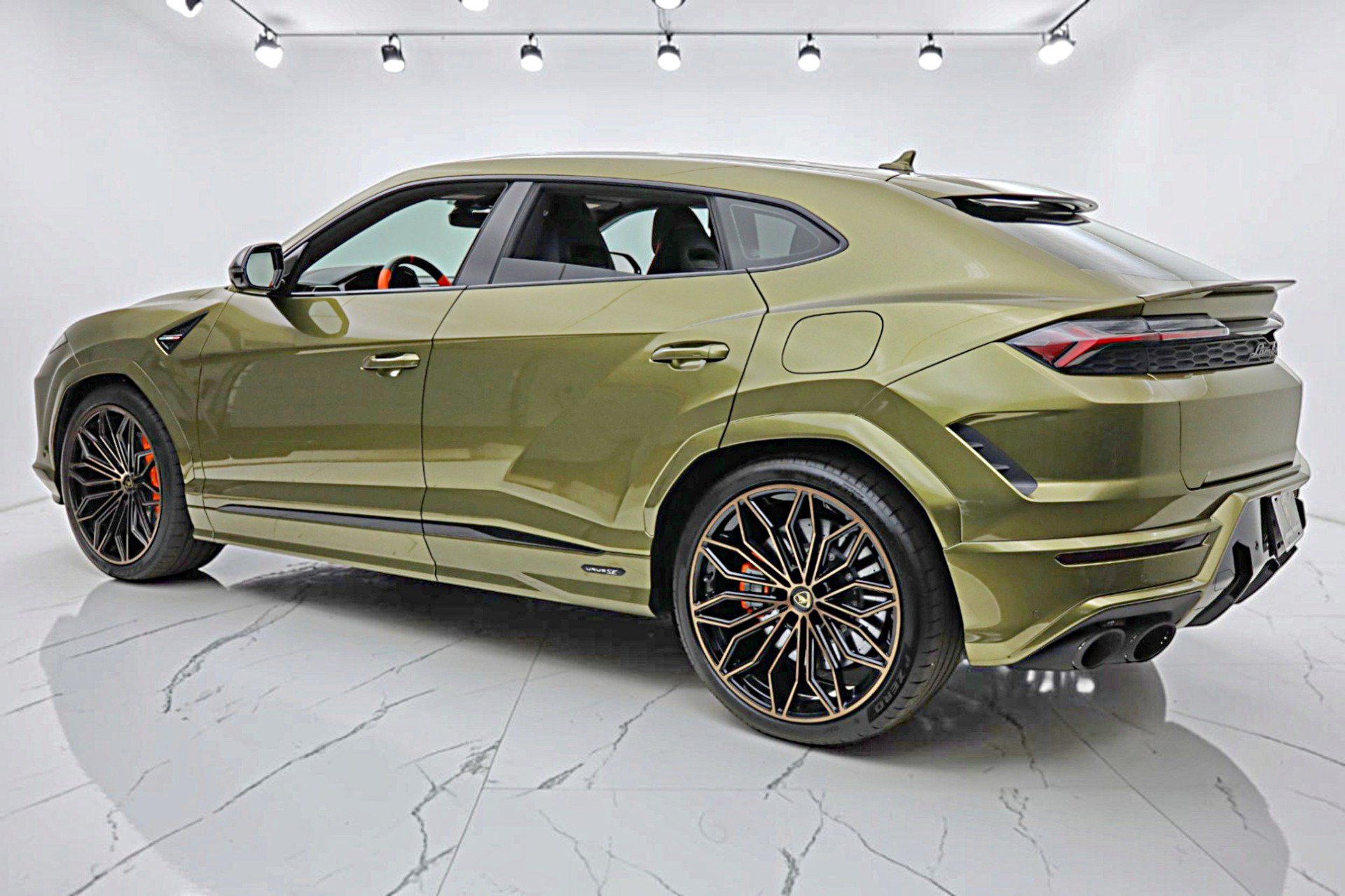 Used 2026 Lamborghini Urus SE AWD/4WD image 10
