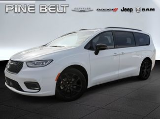 Used 2025 Chrysler Pacifica Limited FWD video 1