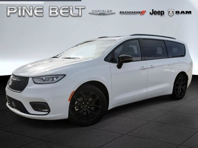 Used 2025 Chrysler Pacifica Limited