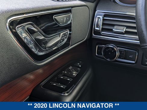 Used 2020 Lincoln Navigator Reserve RWD image 27