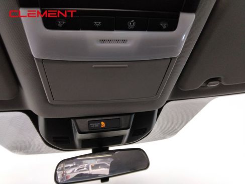 Used 2023 Nissan Rogue SV image 25