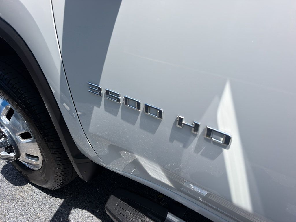 Used 2025 Chevrolet Silverado 3500 LTZ w/ LTZ Plus Package AWD/4WD image 8