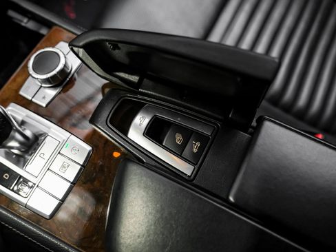 Used 2017 Mercedes-Benz SL 550 image 31