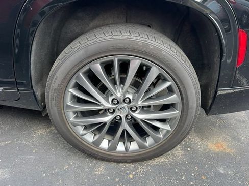 Used 2025 Buick Enclave Avenir w/ LPO, Floor Liner Package AWD/4WD image 11