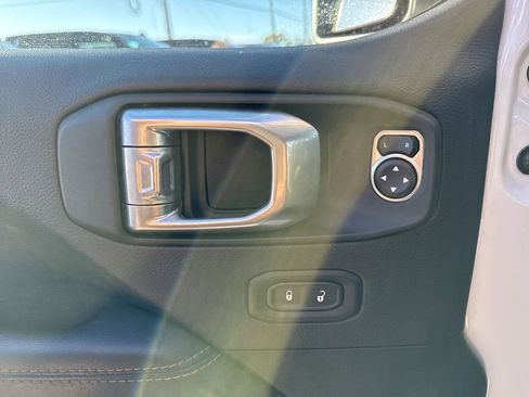 Used 2021 Jeep Wrangler Unlimited Sahara AWD/4WD image 25