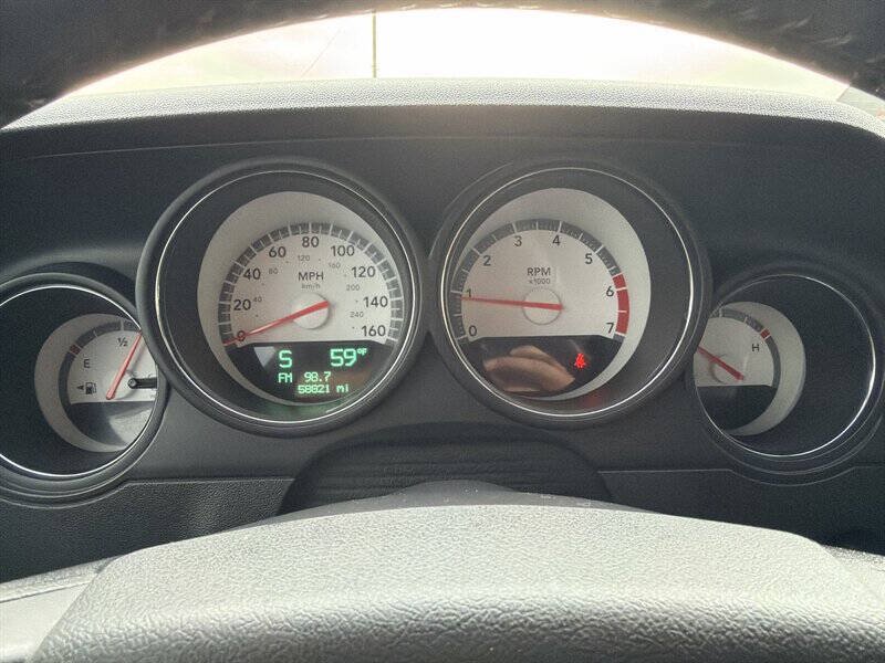 Used 2009 Dodge Challenger R/T RWD image 14