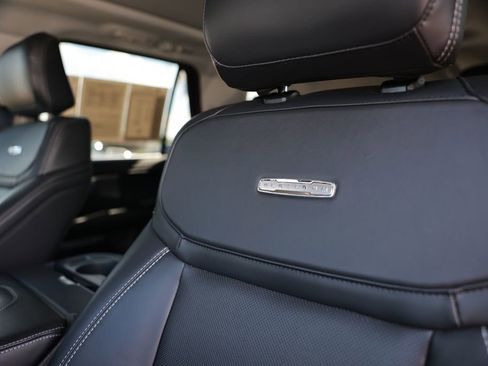 Used 2025 Ford Expedition Platinum w/ Driver's Package image 18