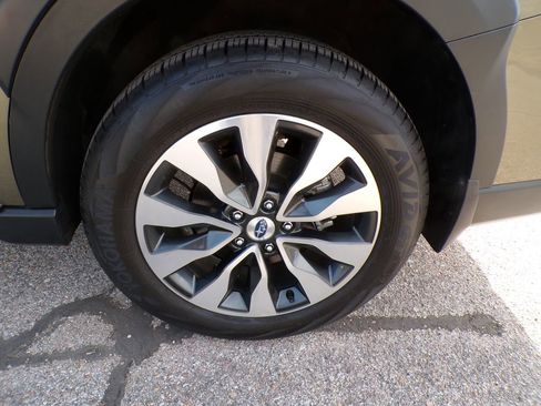 Used 2023 Subaru Outback Touring image 9