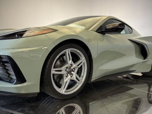Used 2024 Chevrolet Corvette Stingray Premium Cpe w/ Z51 Performance Package RWD image 18