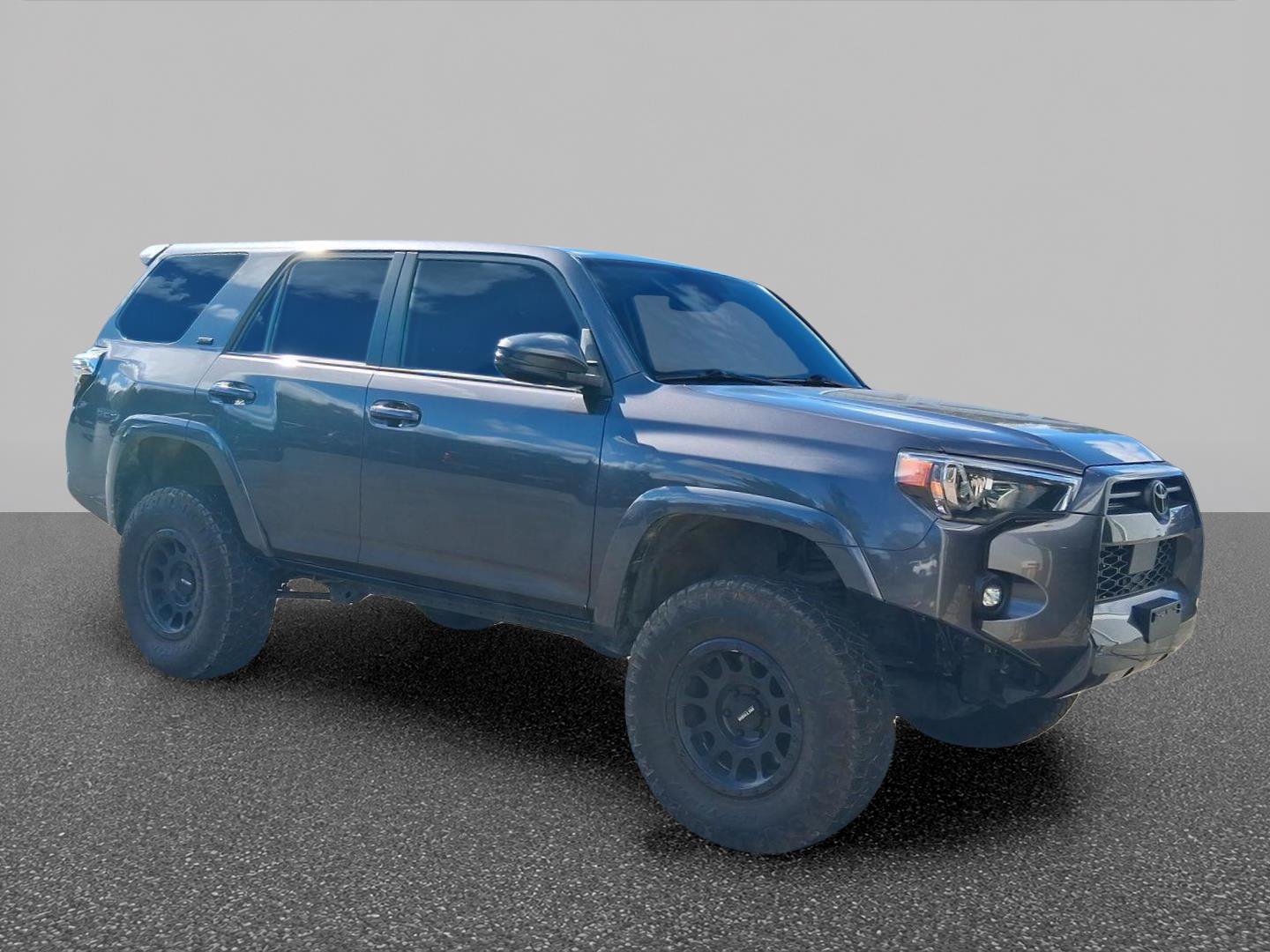 Used 2023 Toyota 4Runner SR5 Premium AWD/4WD image 2