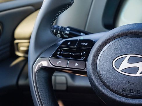 New 2025 Hyundai Elantra Sport image 18