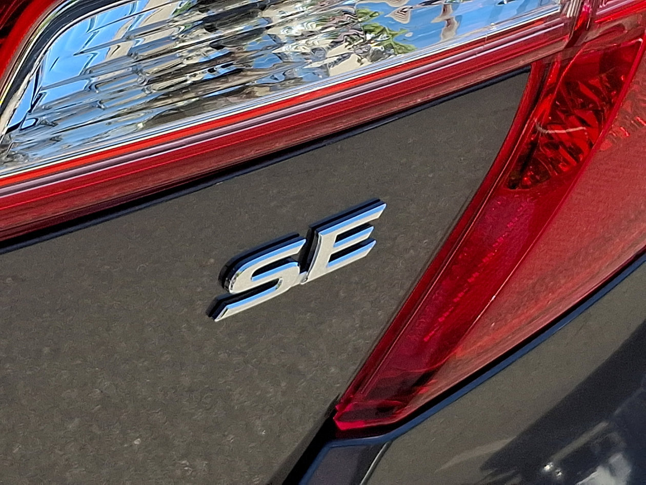 Used 2012 Toyota Camry SE w/ Leather Pkg FWD image 31