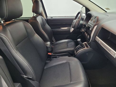 Used 2017 Jeep Compass Latitude image 21