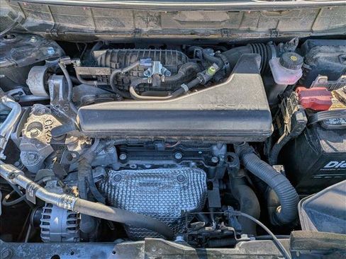 Used 2018 Nissan Rogue SV FWD image 21