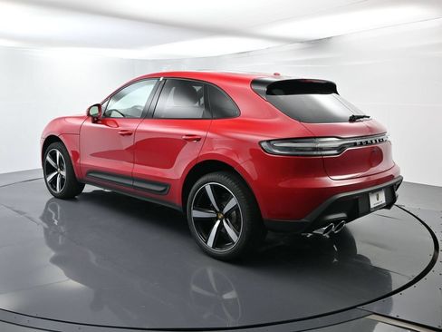Certified 2025 Porsche Macan AWD/4WD image 3