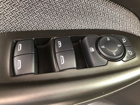 Used 2025 Chevrolet TrailBlazer LS w/ LS Convenience Package FWD image 37