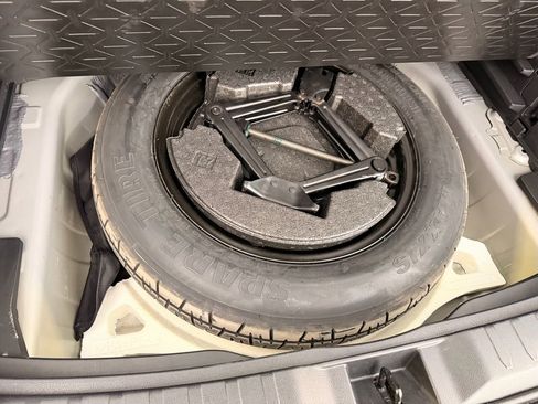 Used 2021 Toyota RAV4 LE image 28