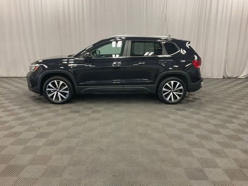 Used 2022 Volkswagen Taos SE FWD image 13