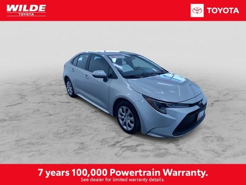 Certified 2025 Toyota Corolla LE image 3