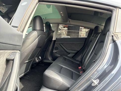 Used 2023 Tesla Model 3 Standard Range image 10