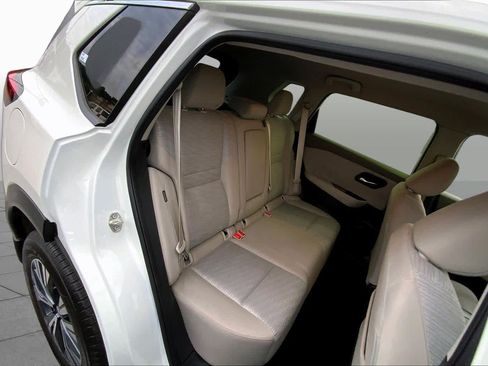 Used 2023 Nissan Rogue SV FWD image 17