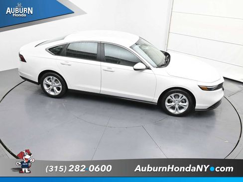New 2025 Honda Accord LX image 30