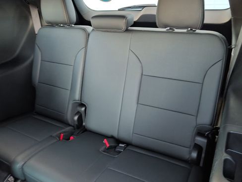 Certified 2025 Buick Enclave Preferred image 15