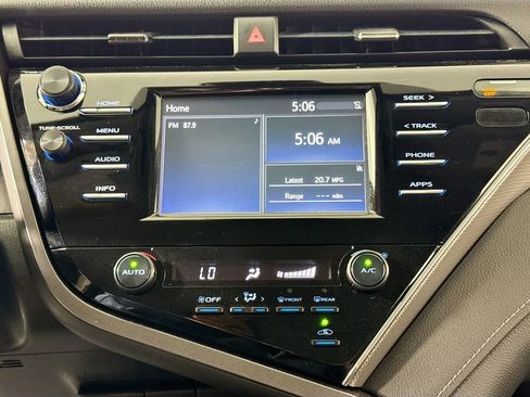 Used 2018 Toyota Camry SE w/ Protection Package (Q2) image 14