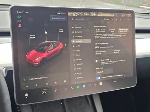 Used 2024 Tesla Model Y Performance image 32