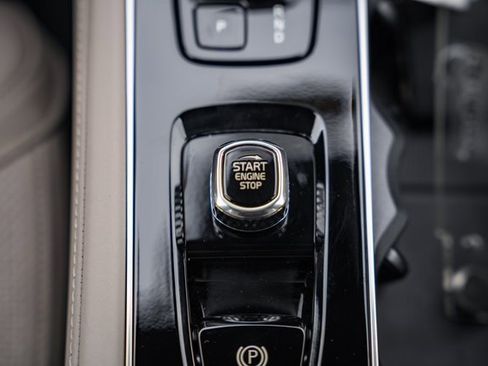 New 2026 Volvo XC90 B6 Plus w/ Protection Package Premier image 27