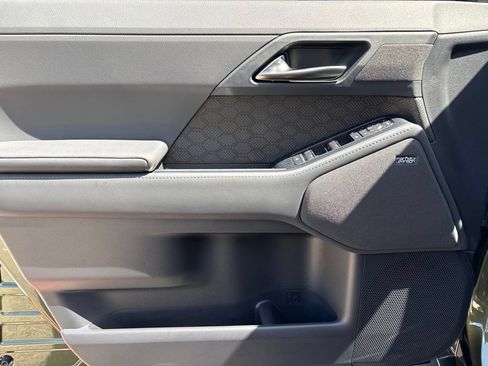 Used 2024 Lexus GX 550 w/ Accessory Package (Z1) AWD/4WD image 12