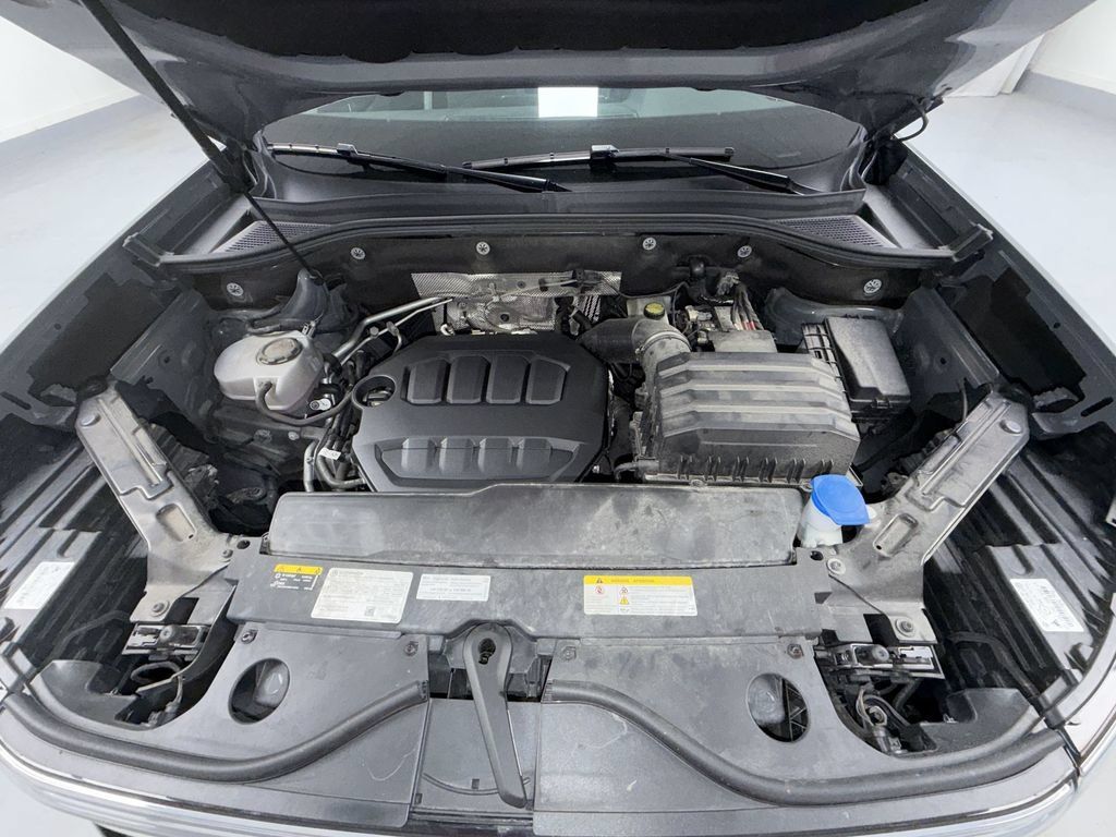 Used 2024 Volkswagen Atlas Peak Edition SE AWD/4WD image 12