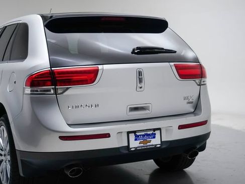 Used 2013 Lincoln MKX AWD image 4