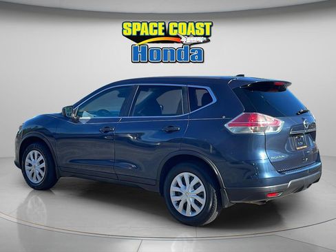 Used 2016 Nissan Rogue S w/ S Family Package image 5