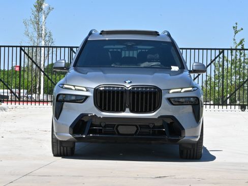 Certified 2026 BMW X7 xDrive40i w/ M Sport Package AWD/4WD image 3