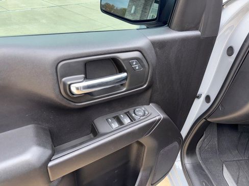 Used 2024 Chevrolet Silverado 1500 Custom image 11