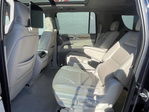 Used 2021 Cadillac Escalade ESV Premium Luxury Platinum image 24