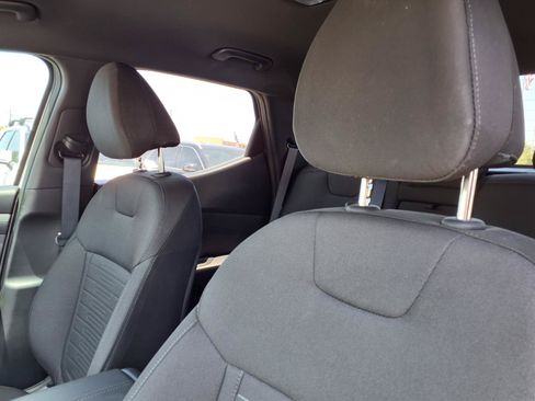 Used 2025 Hyundai Santa Cruz SE FWD image 17