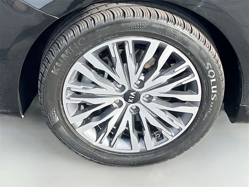 Used 2020 Kia Cadenza Technology image 31