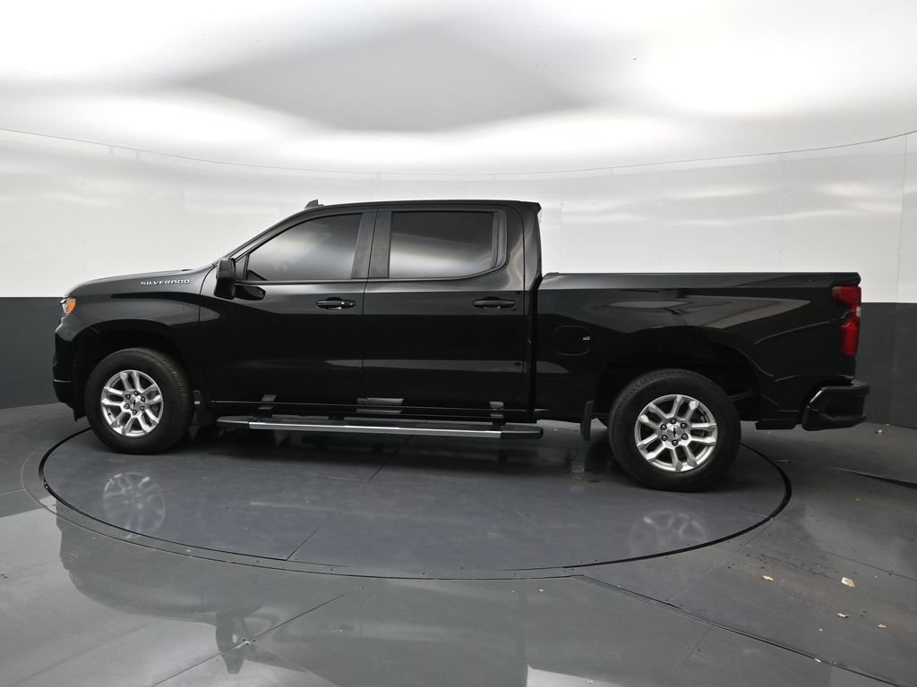 Used 2022 Chevrolet Silverado 1500 RST RWD image 2