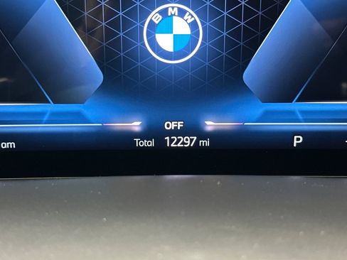 Used 2025 BMW X7 xDrive40i w/ Parking Assistance Package image 24