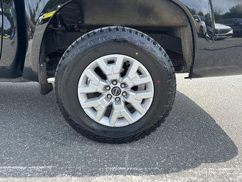 Used 2023 Nissan Frontier SV image 29