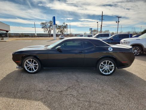 Used 2022 Dodge Challenger GT image 2