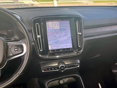 Certified 2023 Volvo C40 P8 Recharge Ultimate image 8